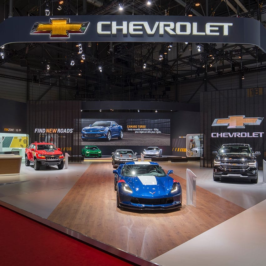 Der Messestand für Chevrolet auf der internationalen Automesse in Genf - Winkels garantiert den Messe Blickfang 